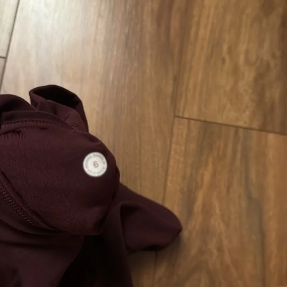 Lululemon High Waisted ~4.5” Align shorts - Picture 4 of 5